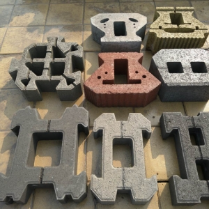 �������u