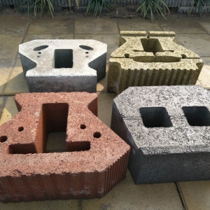 �������u