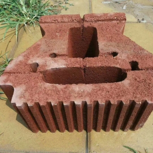 �������u