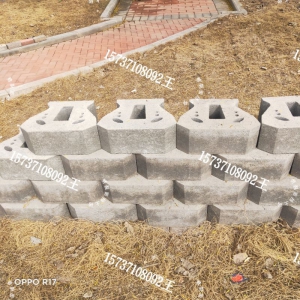 �������u