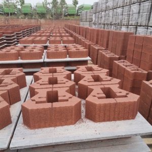 �������u