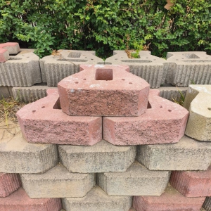 �������u