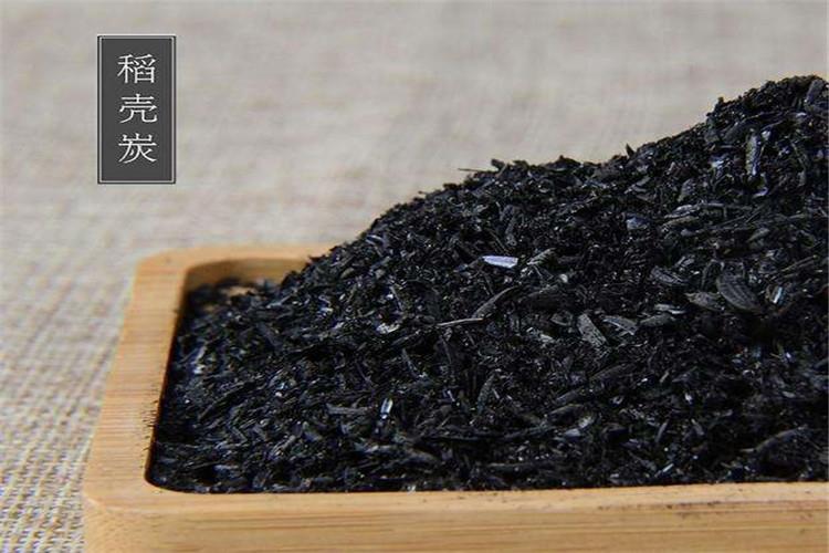 稻殼灰，無(wú)生燒，過(guò)燒，含其他雜質(zhì)等現(xiàn)象，物理特性具有體輕，導(dǎo)熱性低，由于其薄殼狀結(jié)構(gòu)，在空隙中存在靜止空氣形成阻隔，因此具有極為優(yōu)越的保溫，絕熱性能