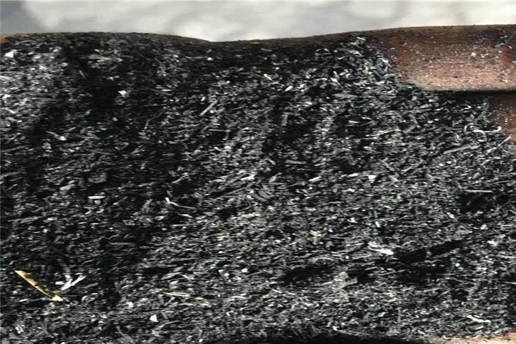 碳化稻殼的顏色隨燃燒溫度的提高由黑色變?yōu)榛野咨? width=