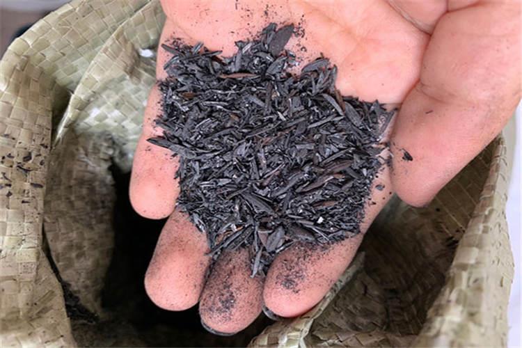 碳化稻殼是農(nóng)村廣泛存在的消毒劑原料，由于灰中含有氫氧化鈉，氫氧化鉀，碳酸鉀，碳酸鈉等