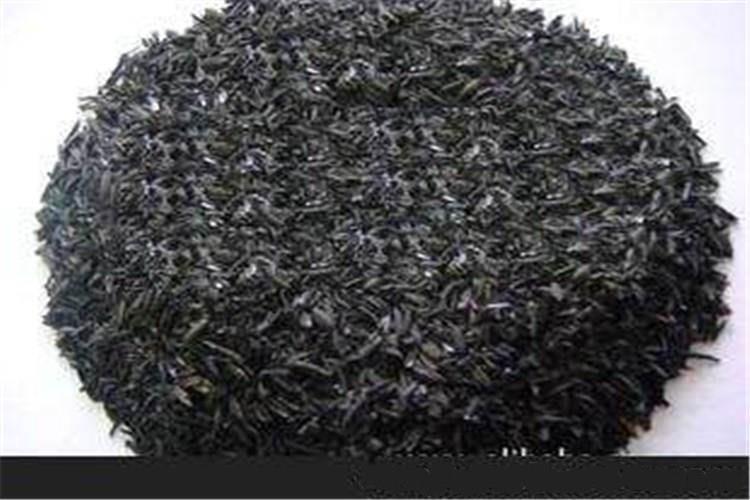 碳化稻殼易受蟲害感染，危害儲(chǔ)藏中稻殼的害蟲主要有：玉米象、米象、谷蠢、麥蛾、赤擬谷盜和鋸谷盜等