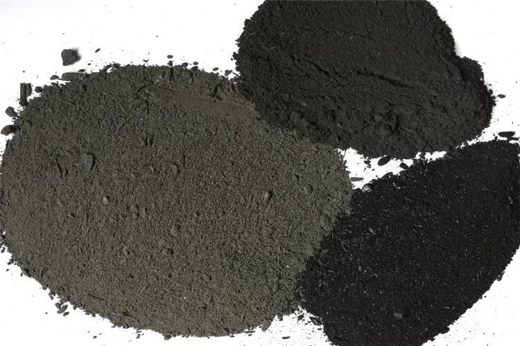 給多肉植物使用稻殼灰來(lái)做花肥，可以起到草木灰花肥的作用，能夠使多肉植物變得更加健康敦實(shí)